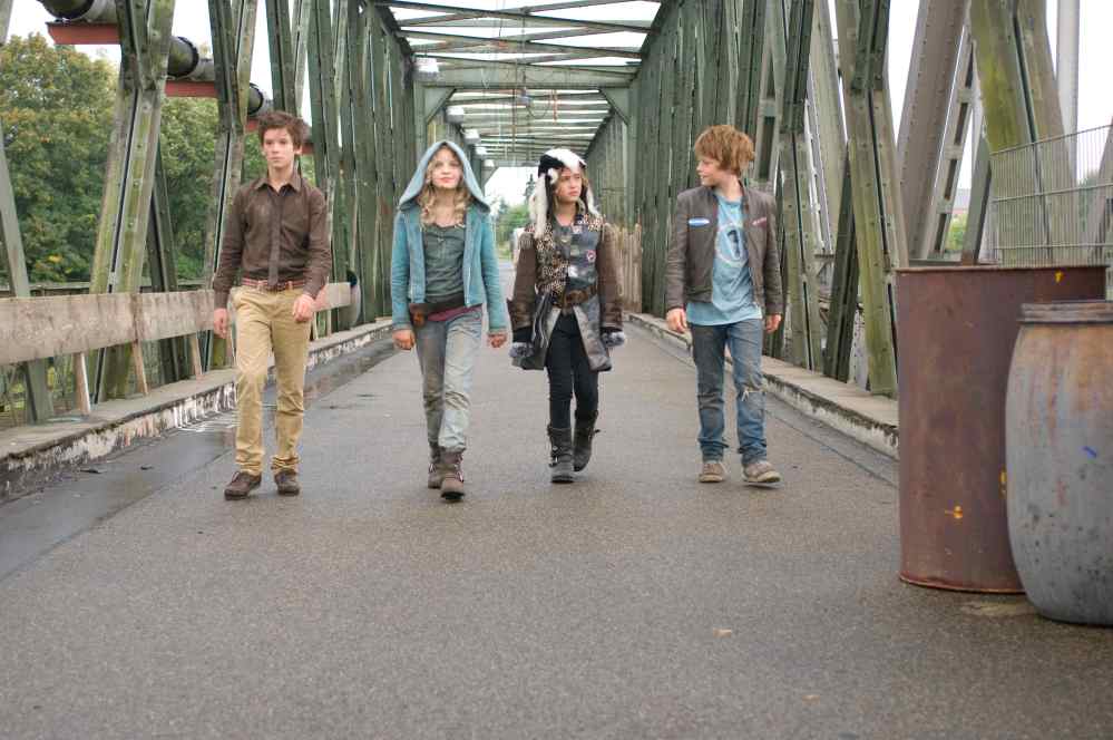 V8 - Start Your Engines (2013,  Universal/Rat Pack)