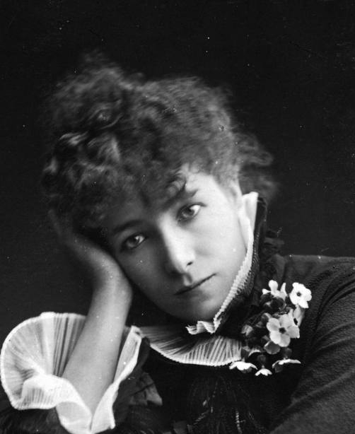 Sarah_Bernhardt_by_Paul_Nadar_(crop)