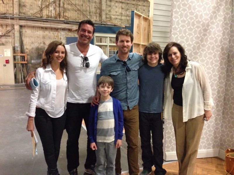 cast-of-no-place-like-home